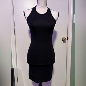 Black sleeveless bodycon dresss